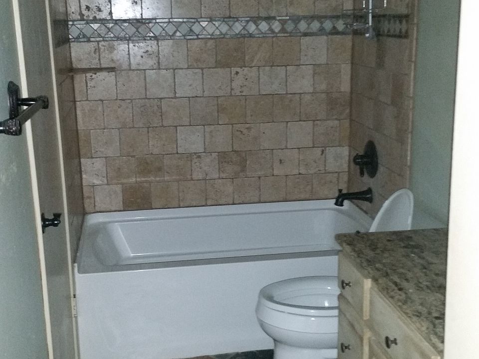 2nd image of 214 Samuel Blvd APT 7
