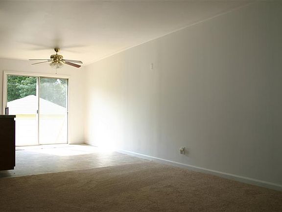 2nd image of 255 Tulip Dr