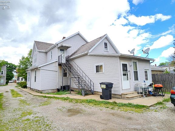4th image of 1022 Pearl St