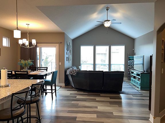 4th image of 1101 N Lake Edge Dr