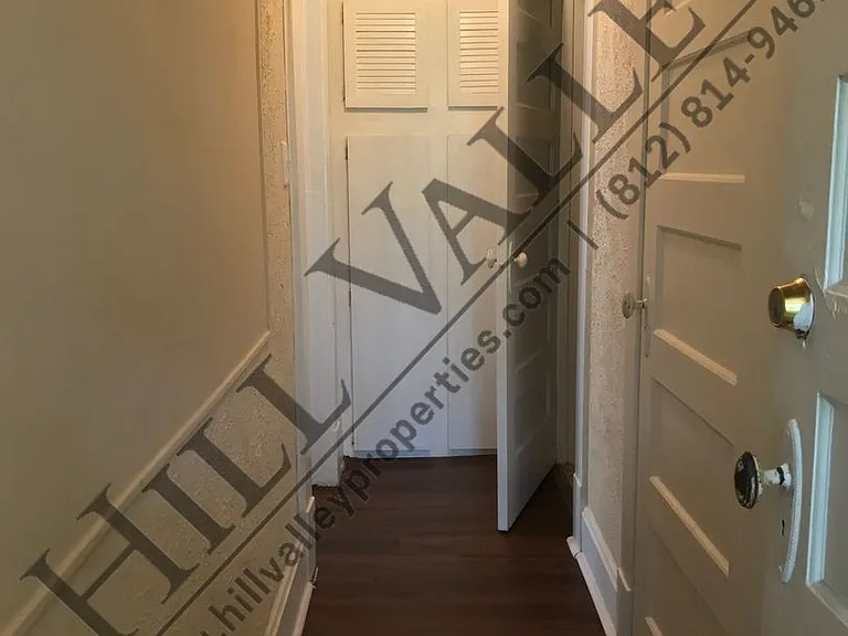 928 Center St — Photo 5