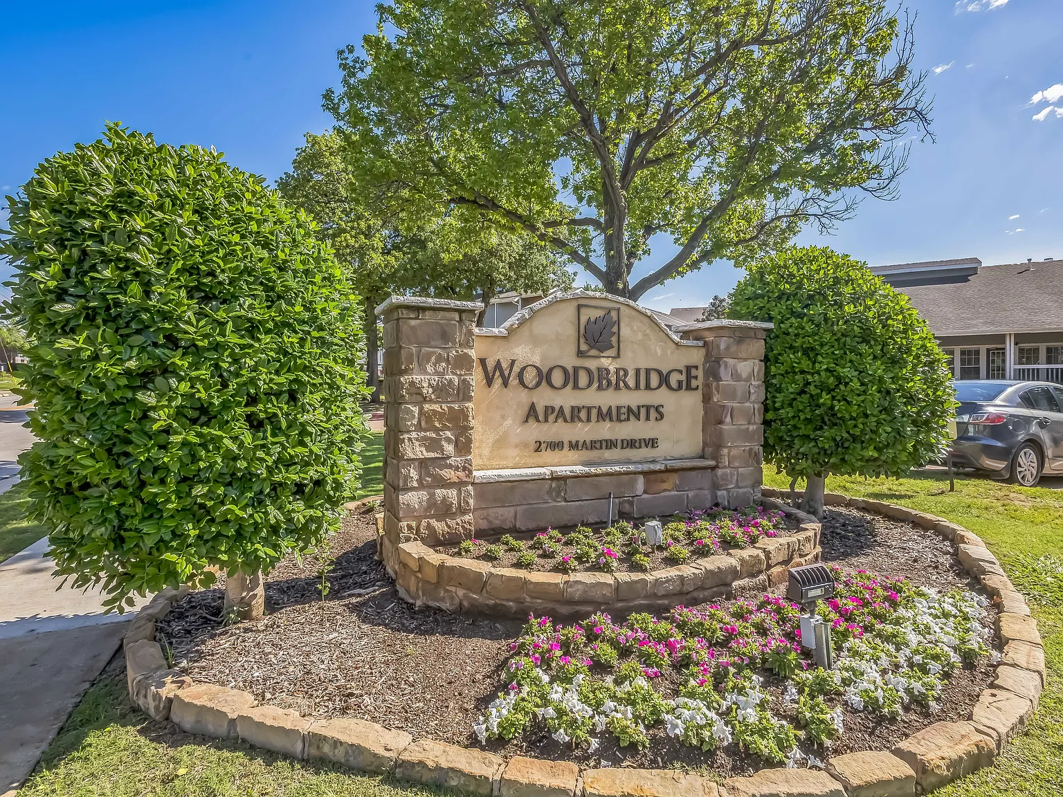 Woodbridge Apartments — Photo 1