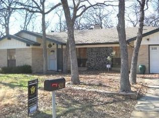 505 Arcadia St, Hurst, TX 76053