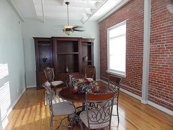 3rd image of 100 20th St #300