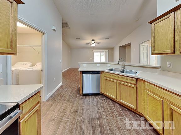 4th image of 2020 Nobleton Ave