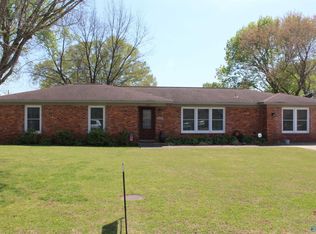 2203 Cougar Ln SE, Decatur, AL 35601