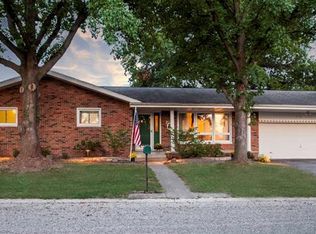 3 Red Oak Dr, Highland, IL