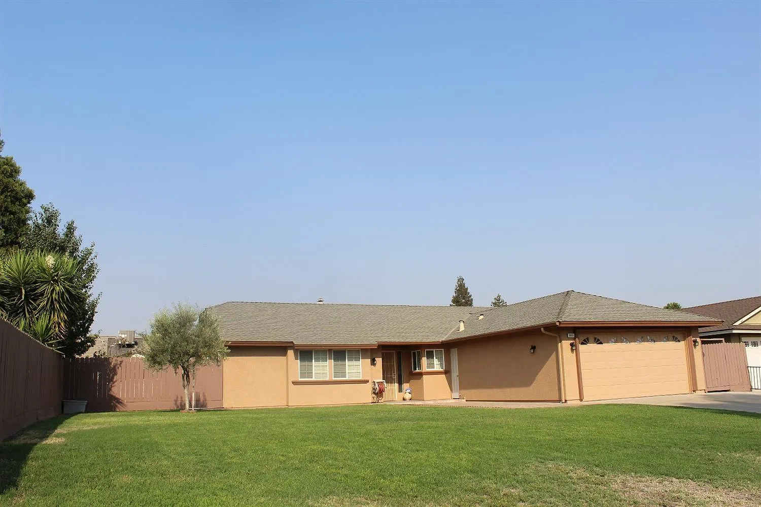 1011 Califa Dr photo 1