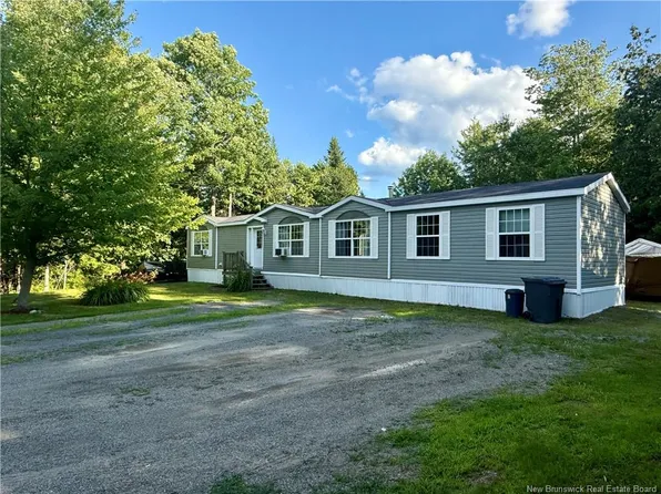 333 McMinn Rd, Saint Patrick, NB E5A 1B2