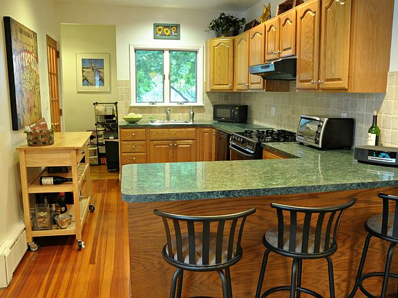4th image of 523 Carroll Ave