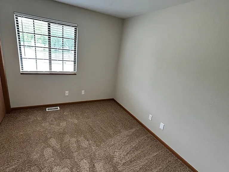 7999 Green Meadow Ct — Photo 17