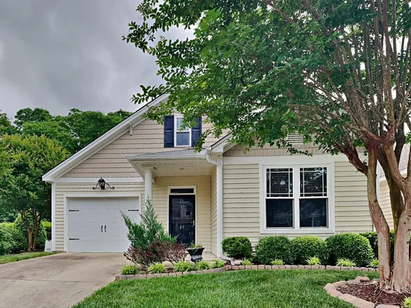 27 Saxon Ct, Clayton, NC 27527