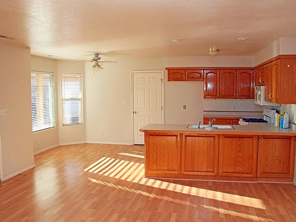 4th image of 1955 N Sagebrush Dr