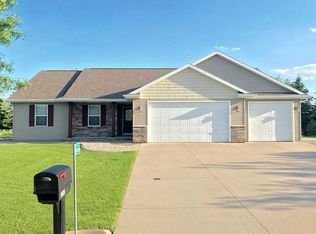 W7269 Sunfield Dr, Greenville, WI 54942