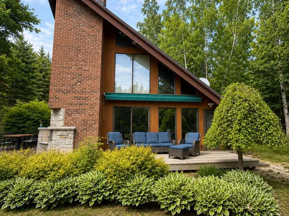 463 Eckford Ave, Saugeen Shores, ON N0H 2L0