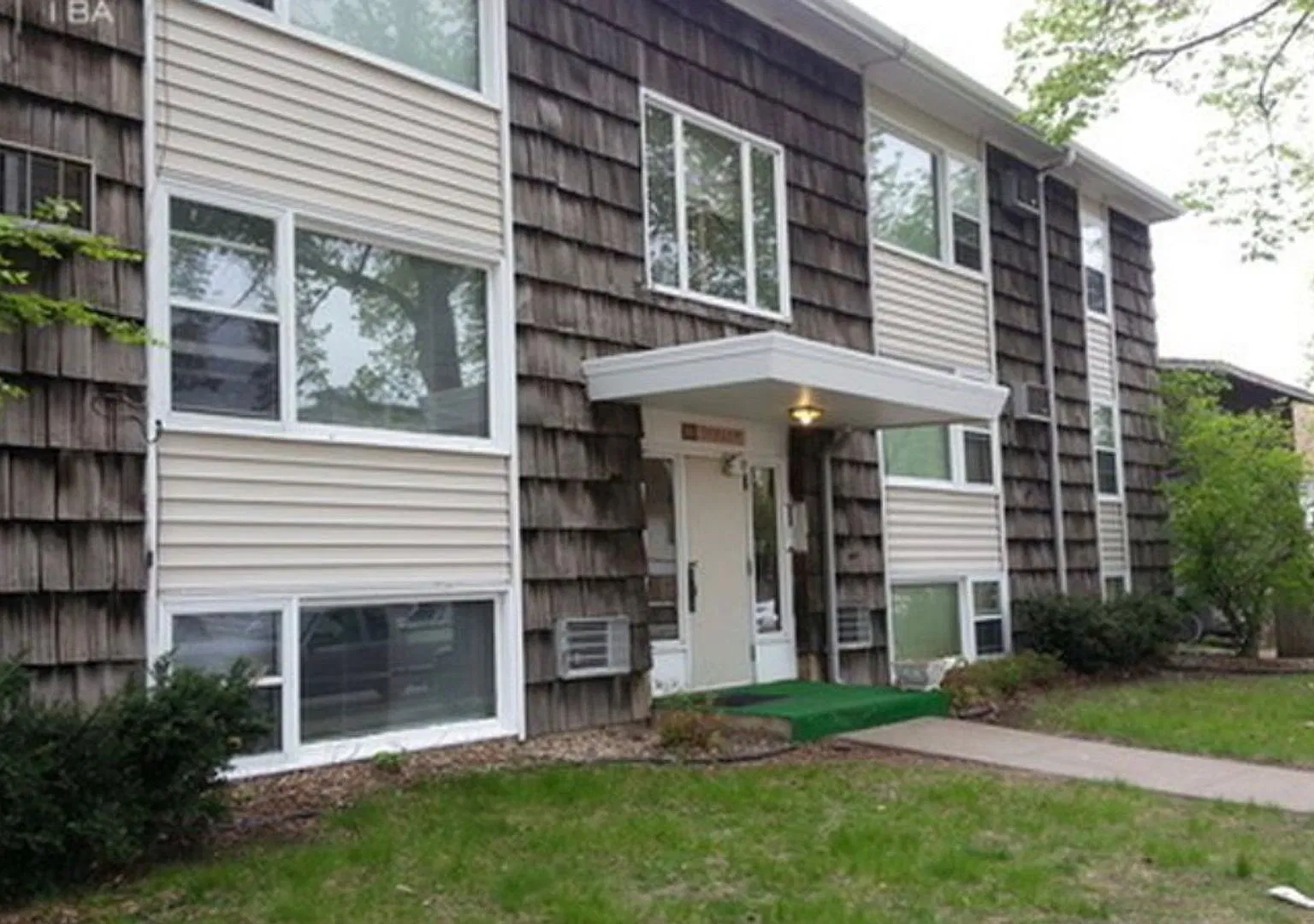 311 S Summit Ave — Photo 2