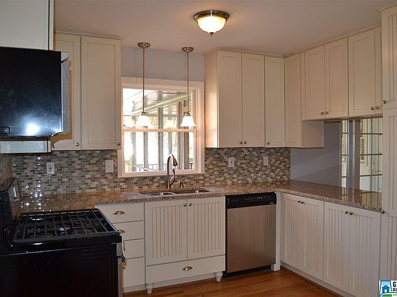 4th image of 2320 Brookline Dr