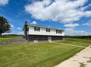 N4520 Johnson Rd, Mauston, WI 53948