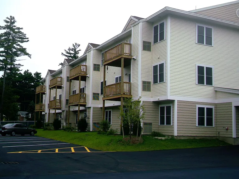 Dunns Bridge Apartments — Photo 36