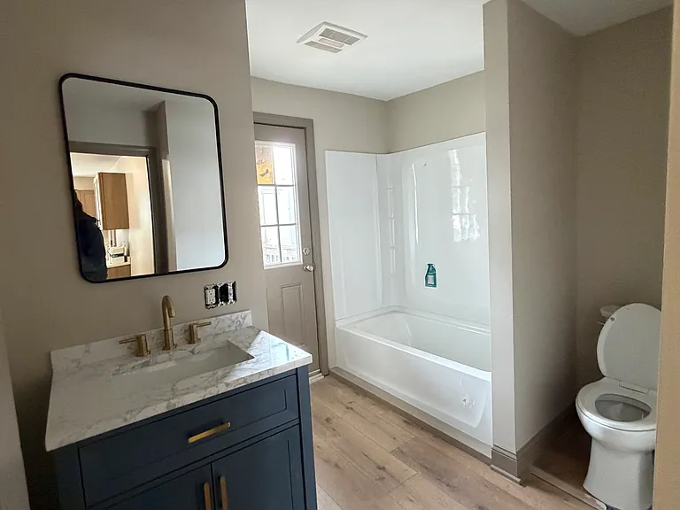 39 Knox St #3 — Photo 5