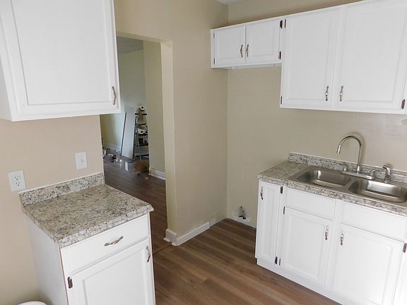 4th image of 2959 W 10th St