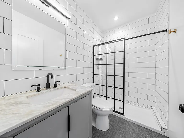 33-29 Astoria Blvd N #2D — Photo 6