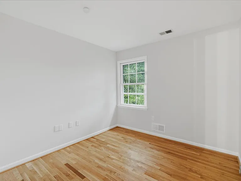 4120 Nutwood Way — Photo 23