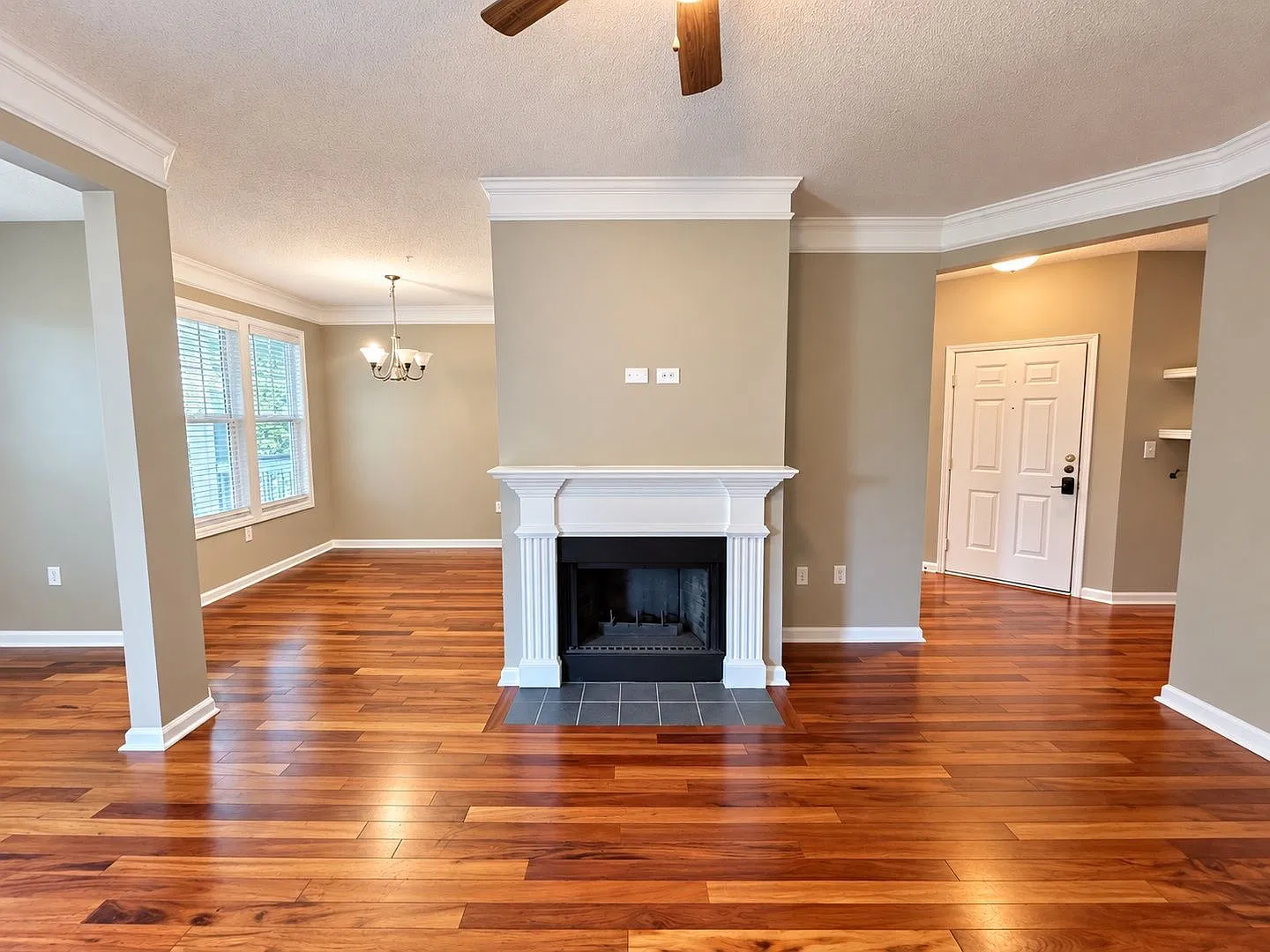 1 bed, 1.0 bath, 844 sqft, $2,095 — Photo 3