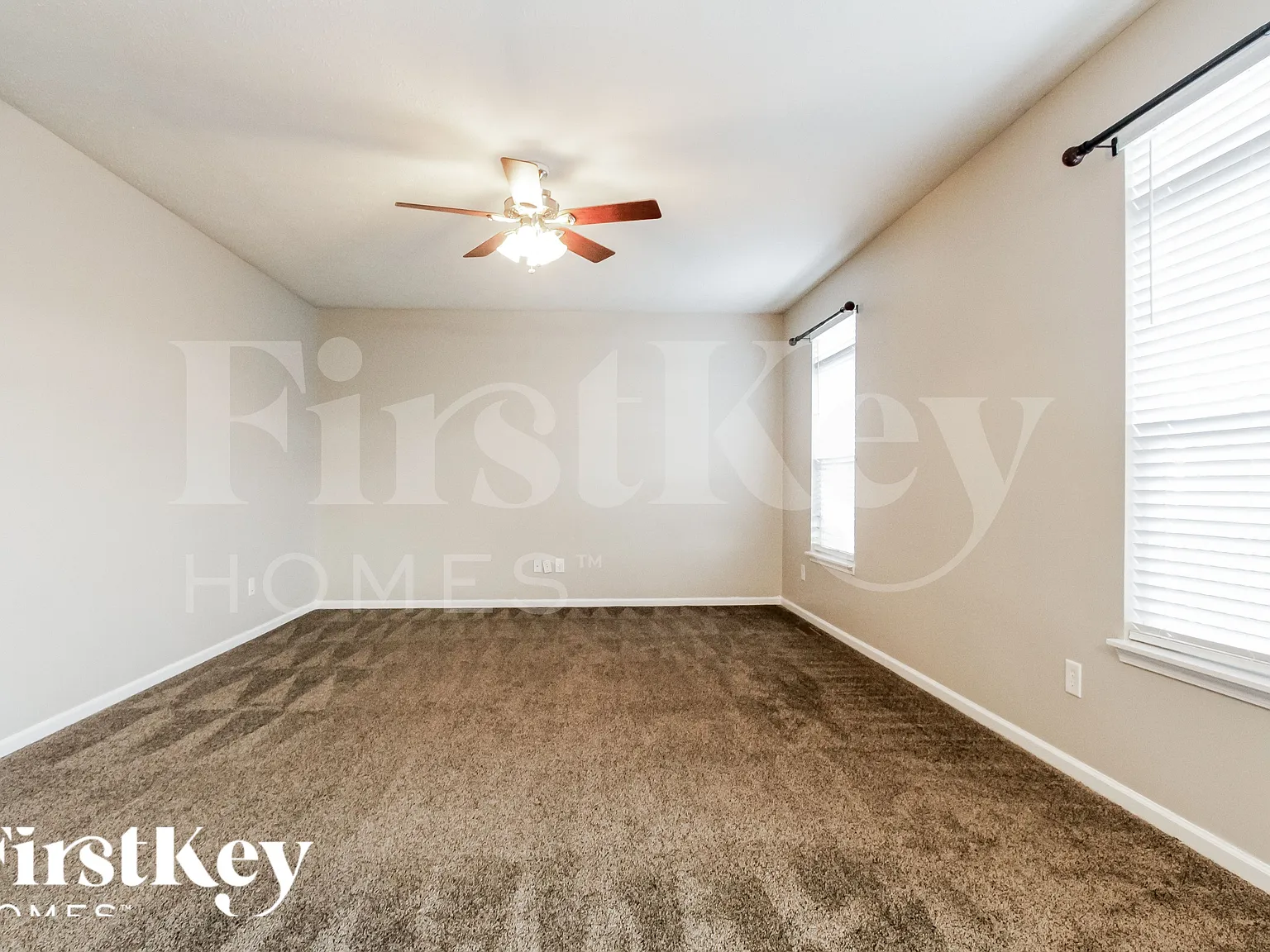 3 bed, 2.5 bath, 3240 sqft, $2,450 — Photo 2