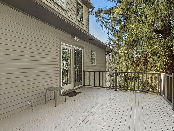 5th image of 122 Harriman Road
