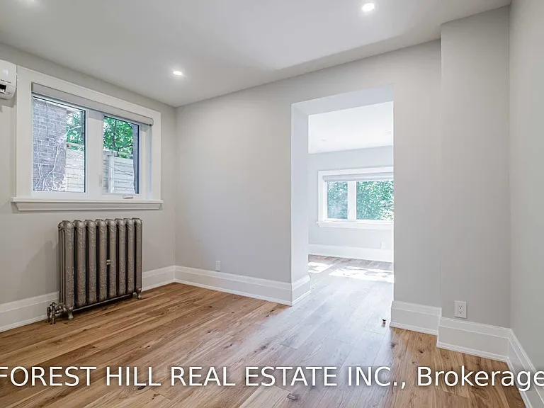 36 Howland Ave — Photo 13