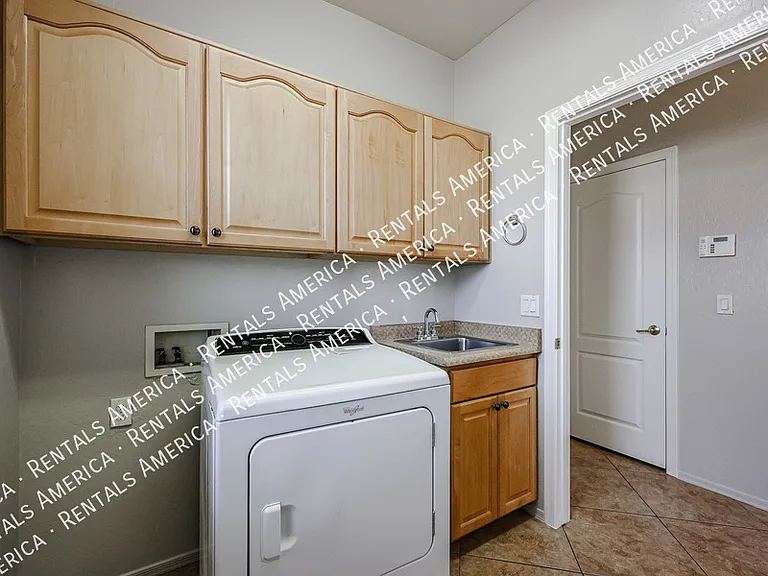 1155 E Winchester Pl — Photo 25