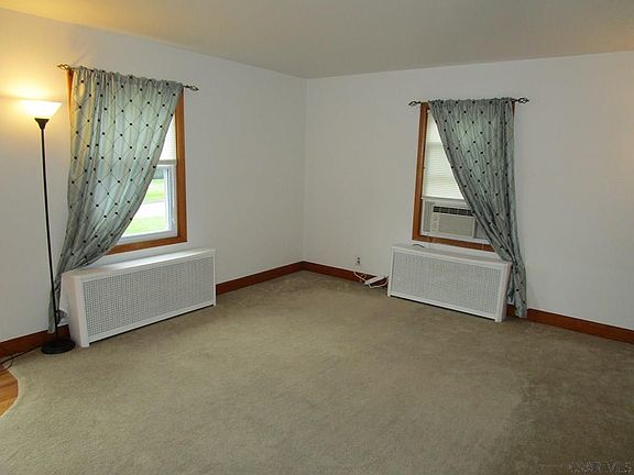 4th image of 2818 Bedford St
