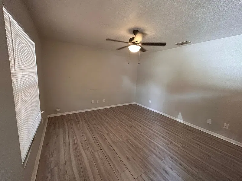 1658 SW 108th Ln — Photo 4
