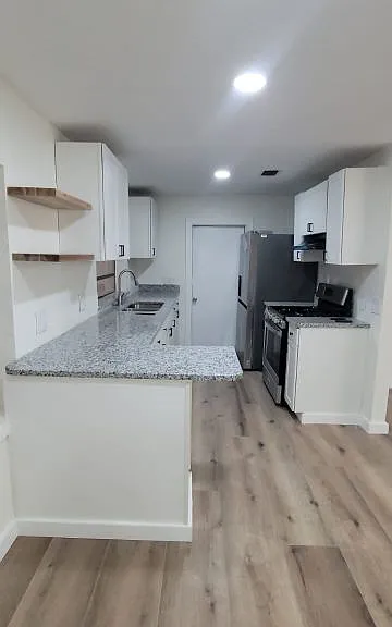 329 W Arlington St — Photo 9