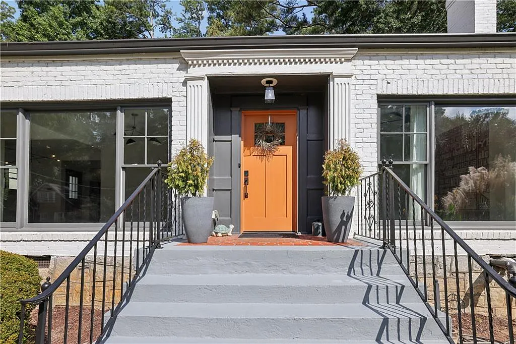 4 bed, 3.0 bath, 2756 sqft, $7,000 — Photo 2