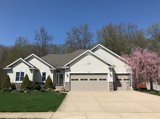 8121 Cool Ridge Dr SW, Byron Center, MI 49315