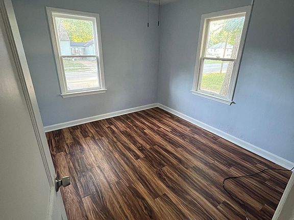 4th image of 3100 Mona St
