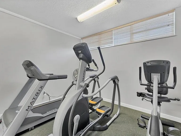555 S Gulfstream Ave #902 — Photo 36