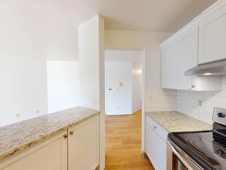 2221 S Huron Pkwy #4 — Photo 12