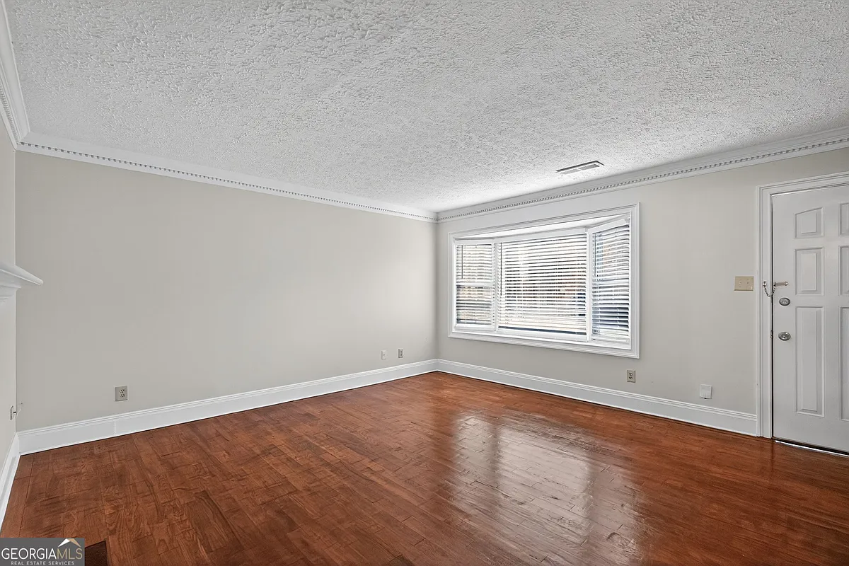 Building Photo - 898 Chippendale Ln