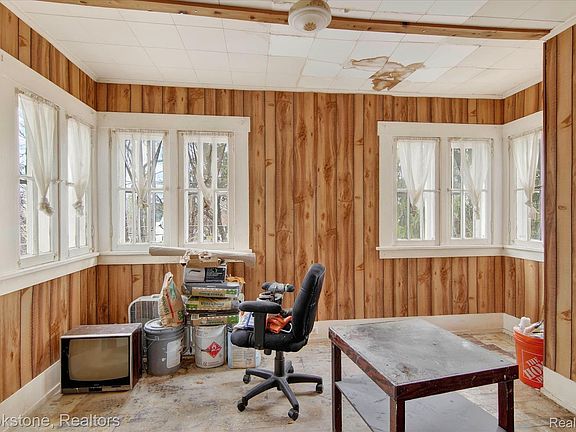 3rd image of 319 Homecrest Rd