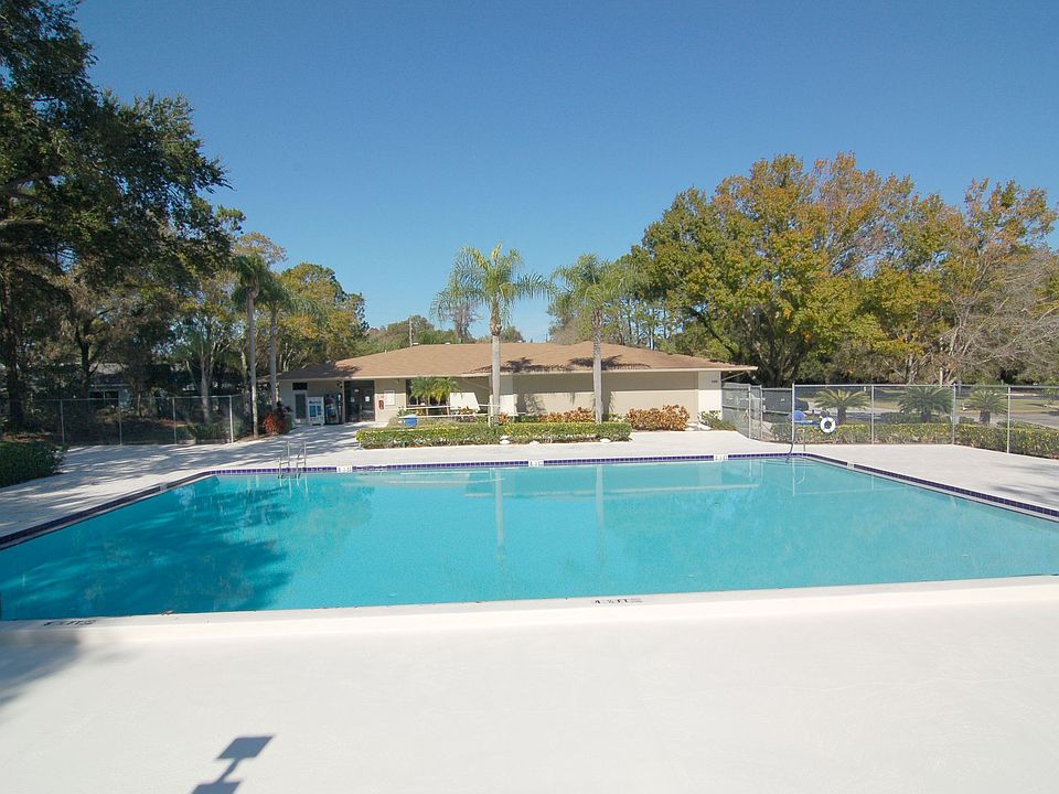 Lovely Community Pool