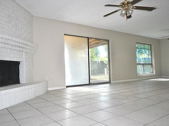 4th image of 16715 Castle Fraser Dr