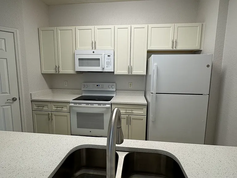 6402 Cava Alta Dr #403 — Photo 3