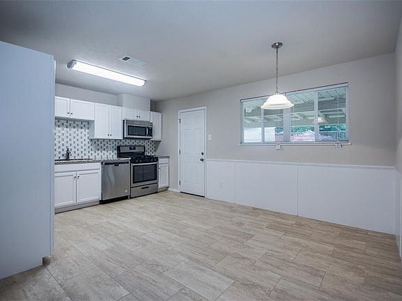 2nd image of 1805 Burke Dr