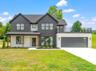 235 Harbour Dr, Clinton, TN 37716