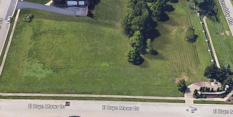 2nd image of 3400 S Justin Ct