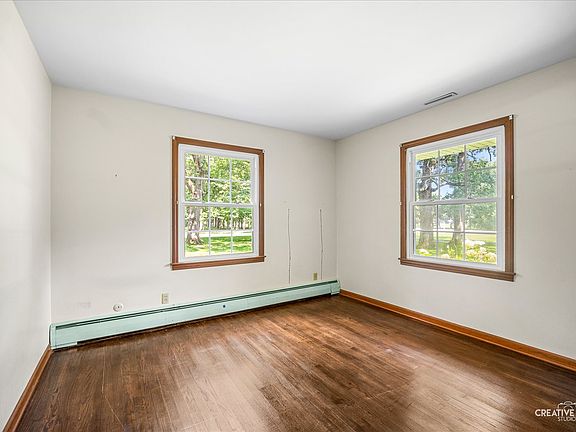 4th image of 6N373 Oakwood Dr