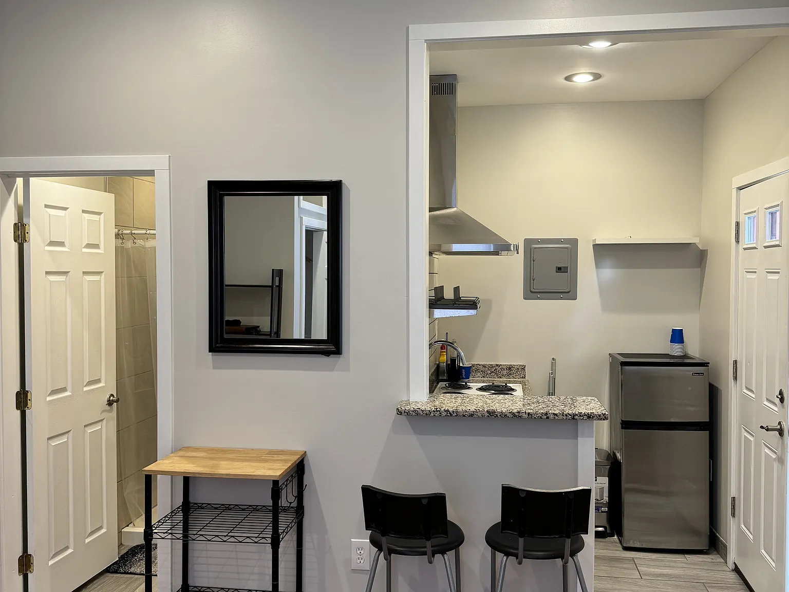Studio, 325 sqft, $1,000 — Photo 2